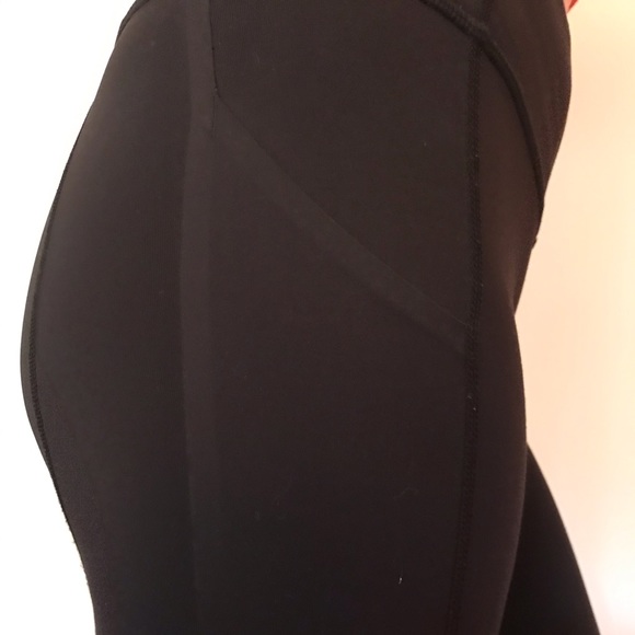 Black cropped pace rival leggings - Picture 3 of 6